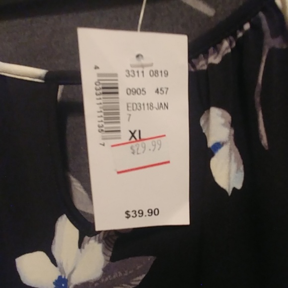 Ricki's black floral flutter sleeve - Picture 2 of 3